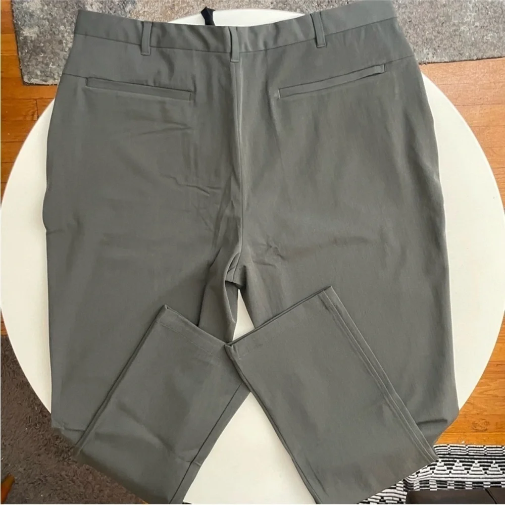 Ministry of Supply Men’s Pace Tapered Stretch Chino Pant Olive Size 34x33 New